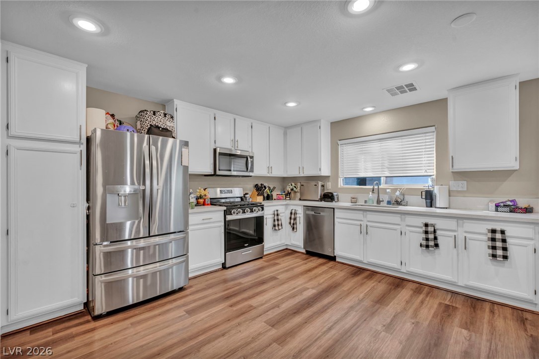 595 Stonehenge Walk Avenue