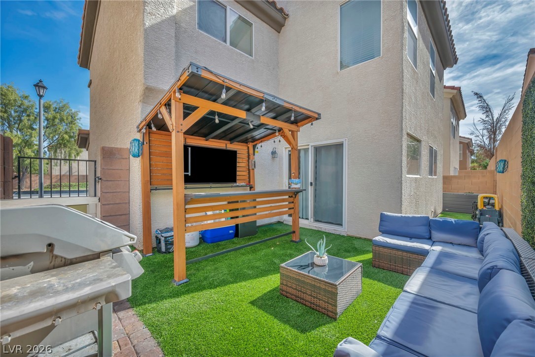 595 Stonehenge Walk Avenue