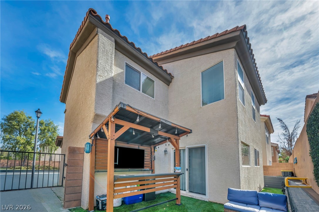 595 Stonehenge Walk Avenue