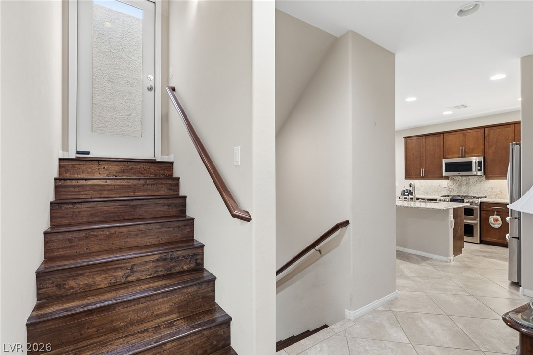 7283 Sterling Rock Avenue