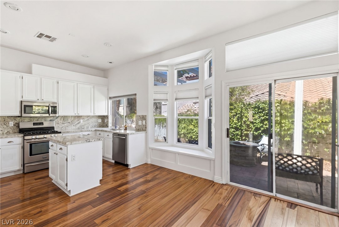 9208 Sunnyfield Drive