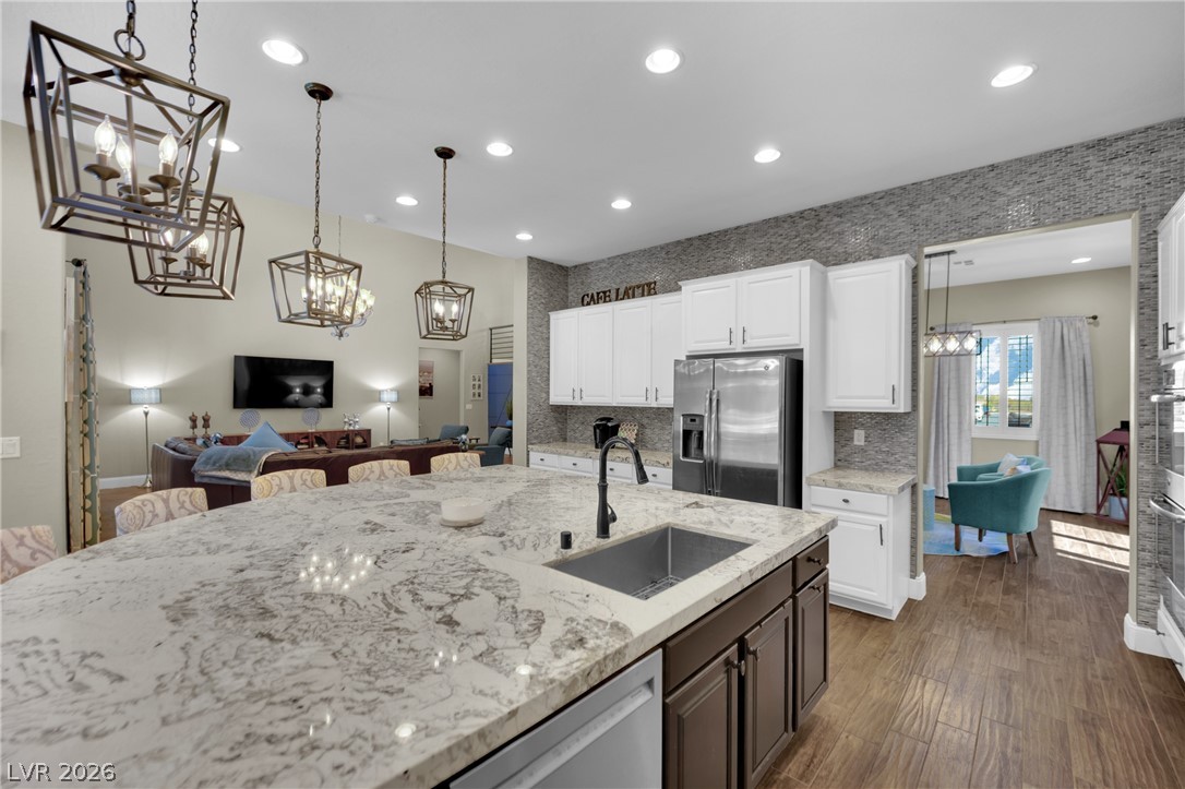 5523 Kyle Peak Court