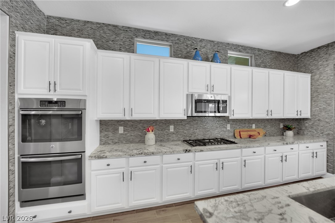 5523 Kyle Peak Court