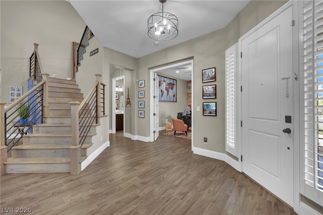 5523 Kyle Peak Court