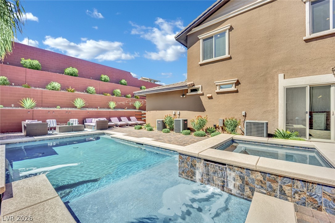 5523 Kyle Peak Court