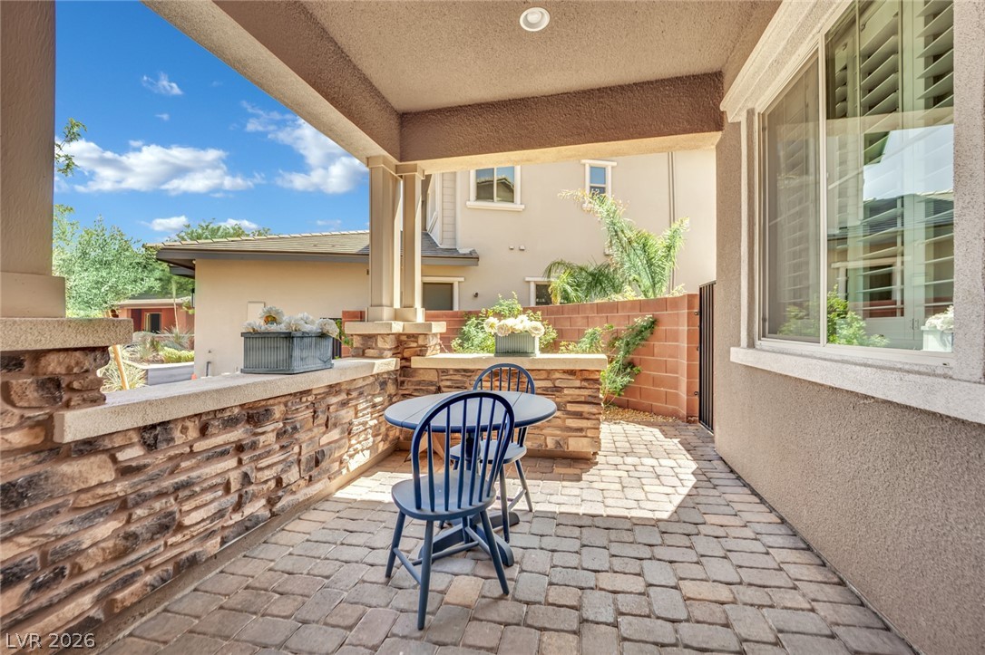 5523 Kyle Peak Court