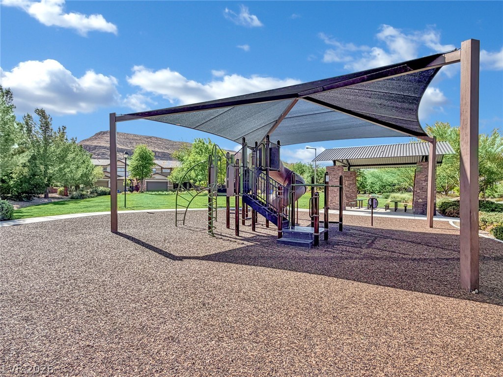 5523 Kyle Peak Court