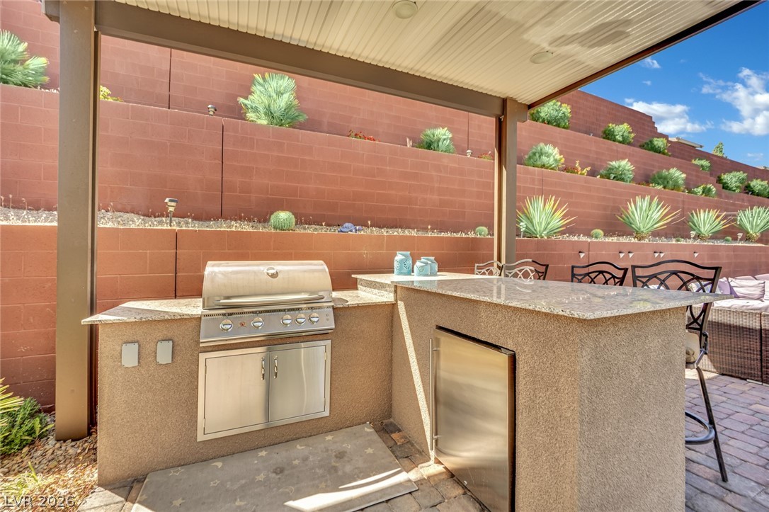 5523 Kyle Peak Court