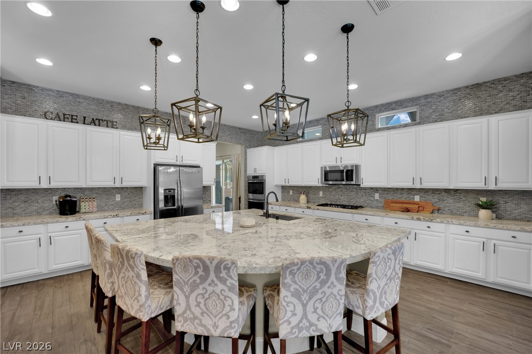 5523 Kyle Peak Court