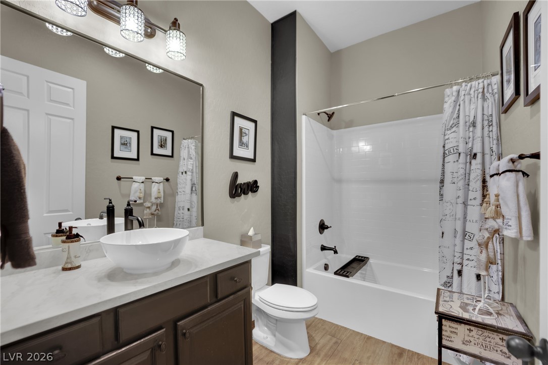 5523 Kyle Peak Court