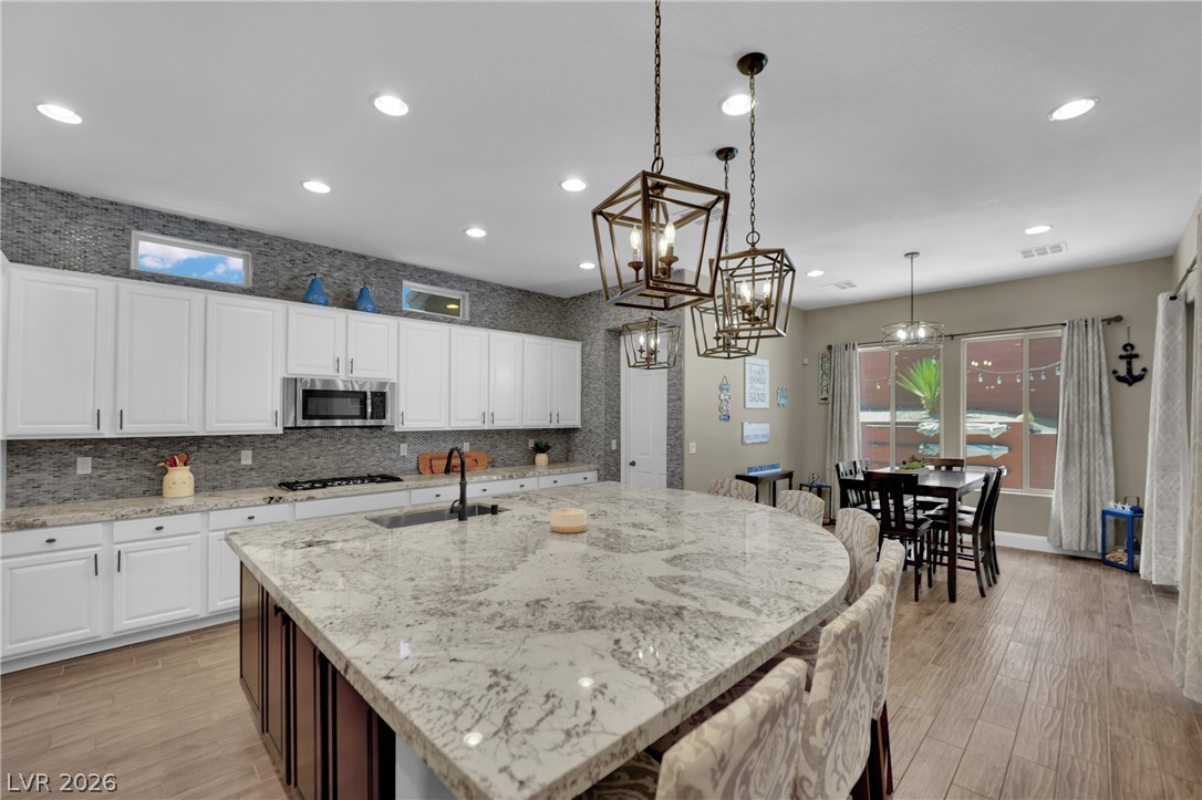 5523 Kyle Peak Court