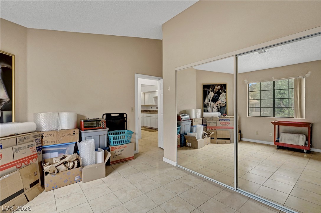 5736 Colwood Lane