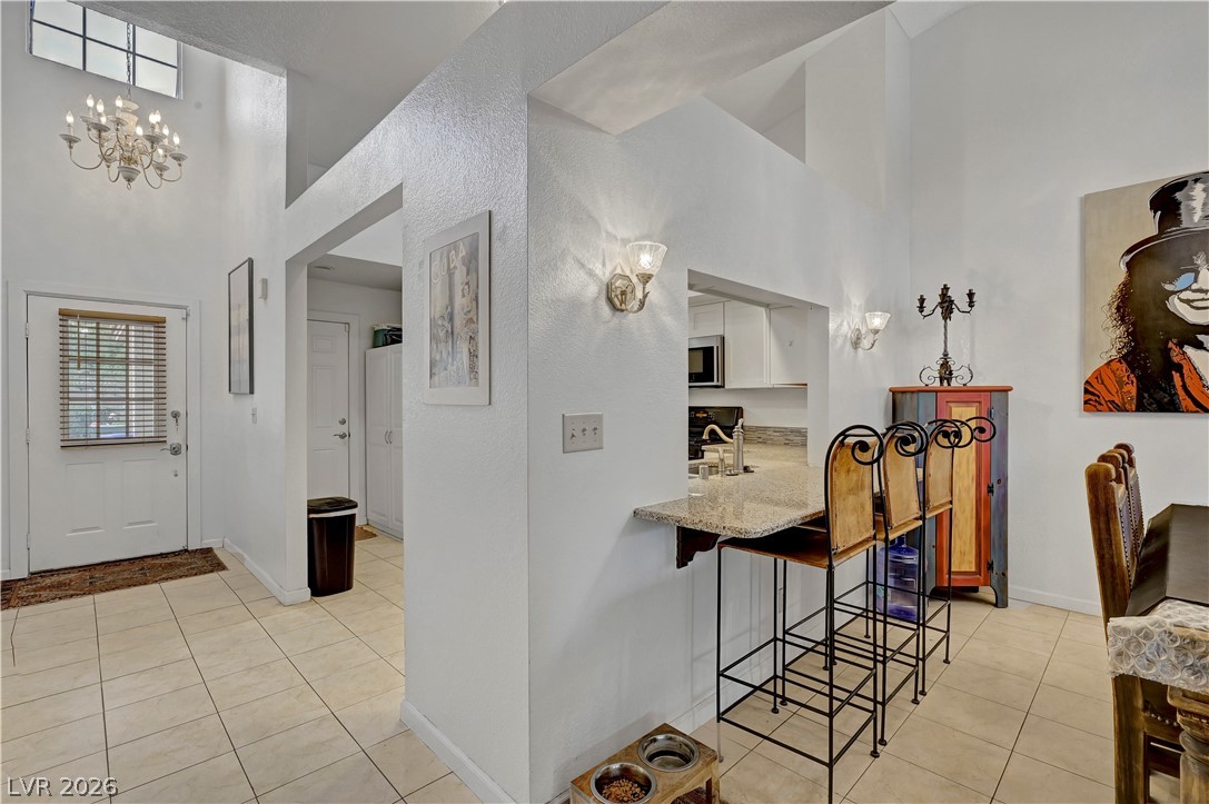 5736 Colwood Lane