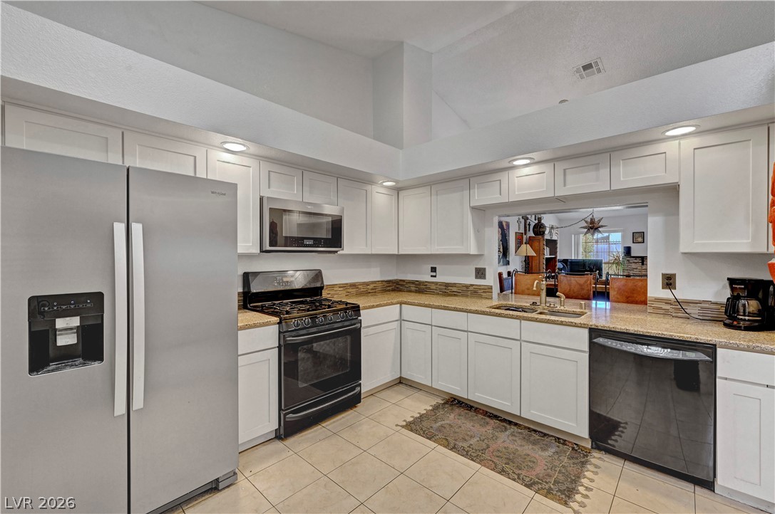 5736 Colwood Lane