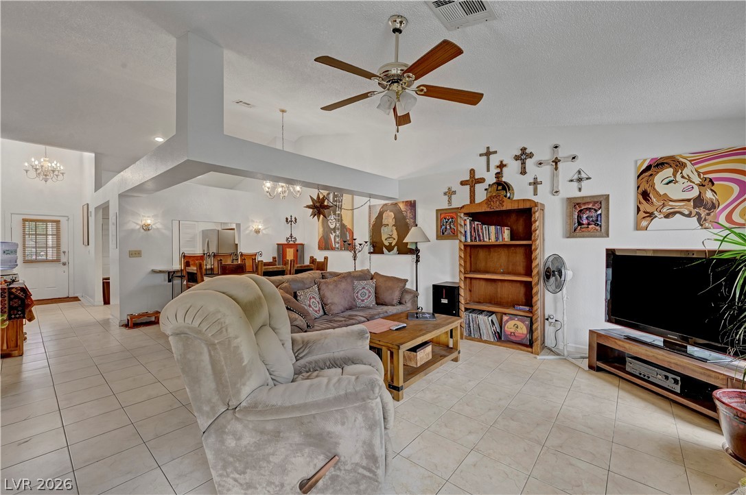 5736 Colwood Lane