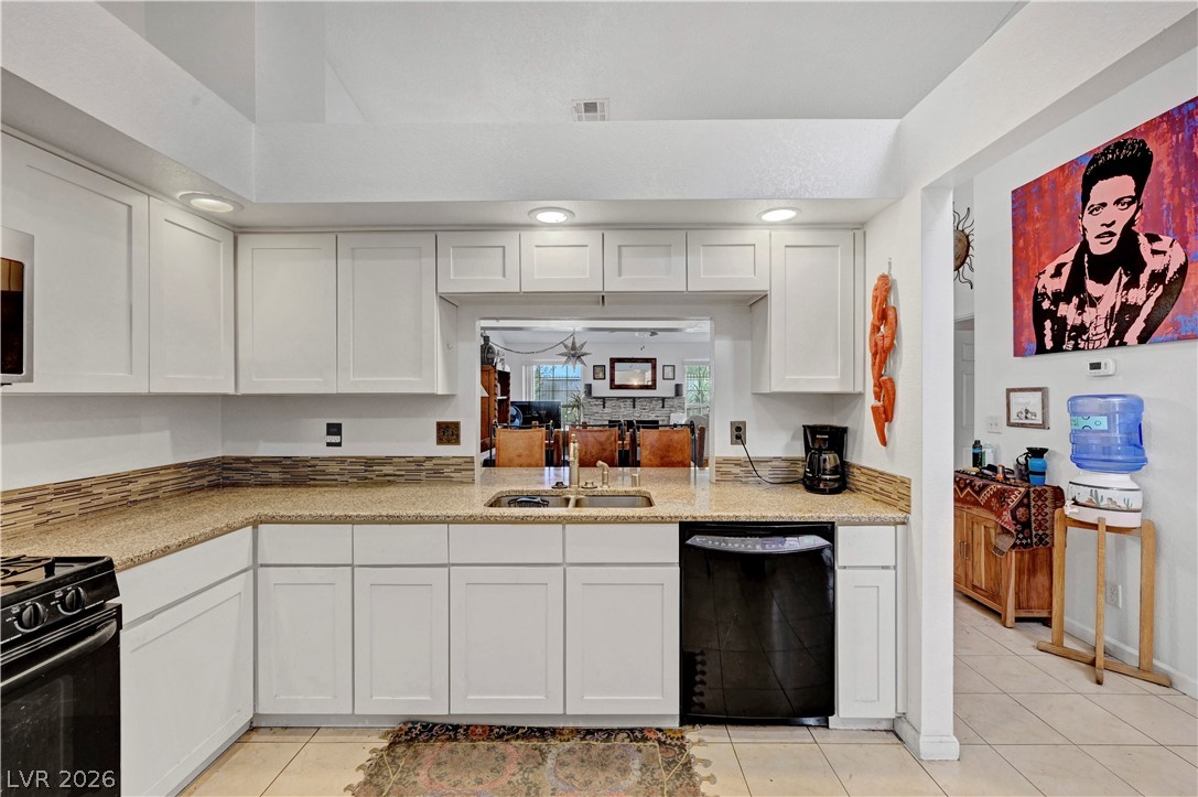 5736 Colwood Lane