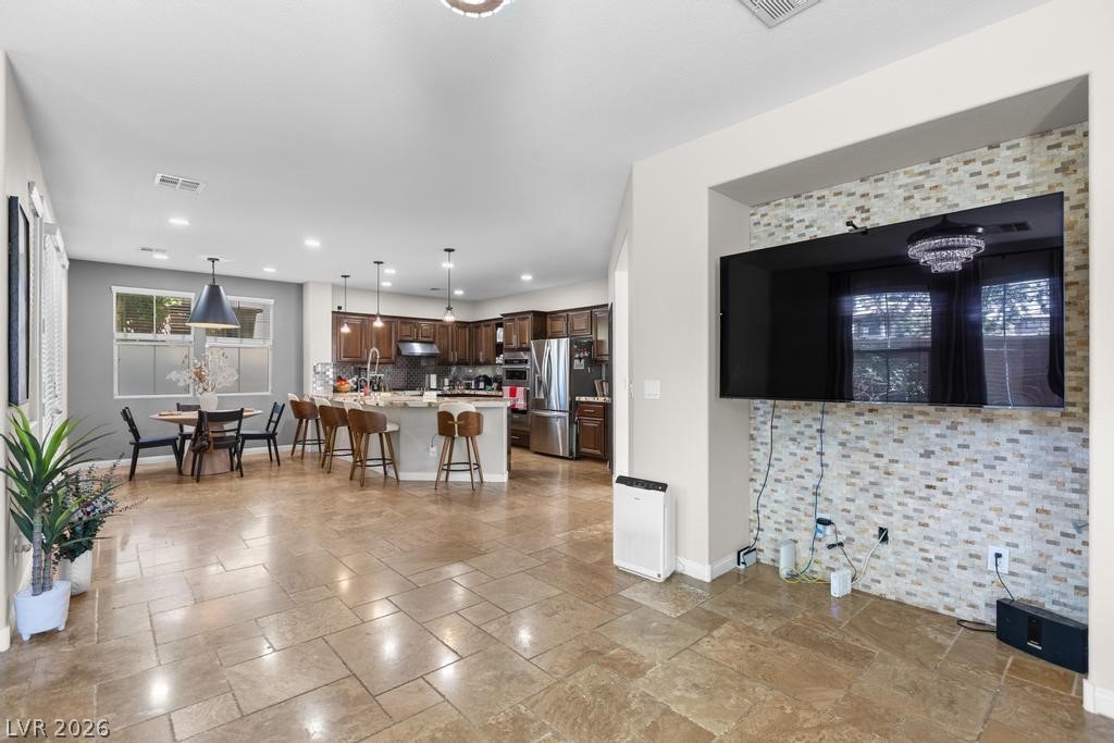 6067 Honeysuckle Ridge Street