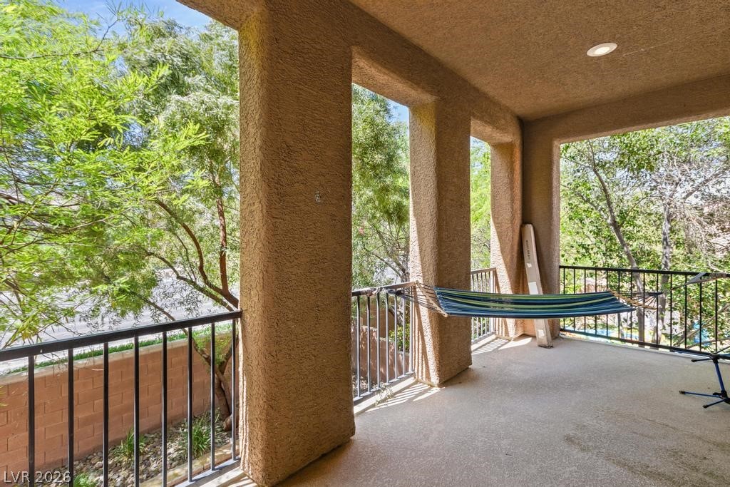 6067 Honeysuckle Ridge Street