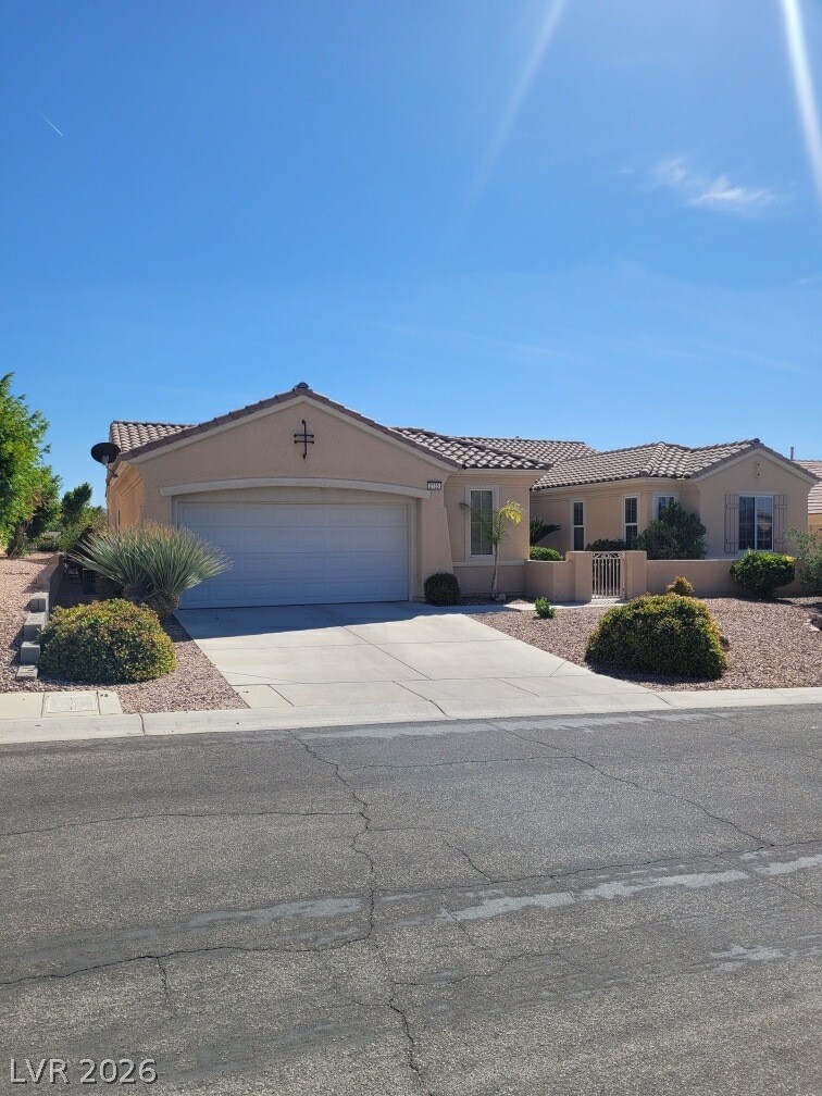 2735 Evergreen Oaks Drive