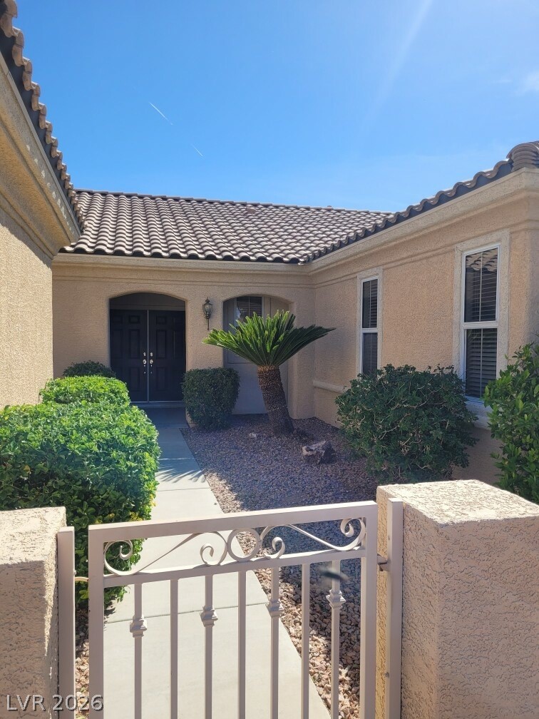 2735 Evergreen Oaks Drive