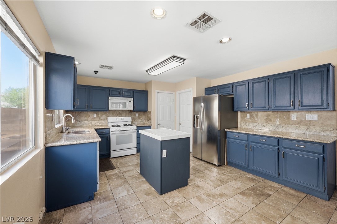 8997 Edgeworth Place