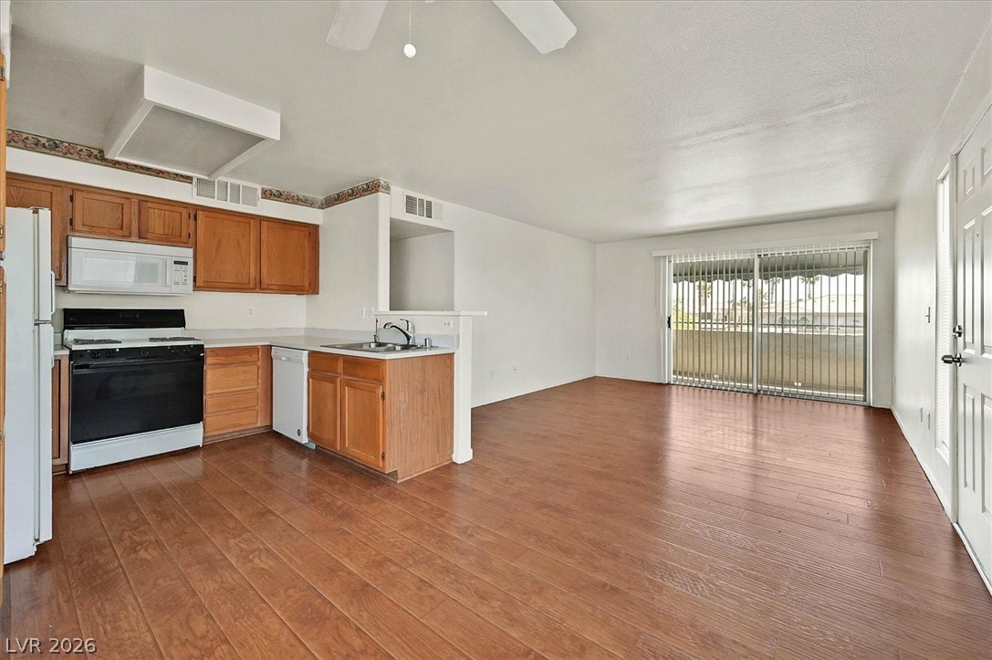 3425 East Russell Road 224