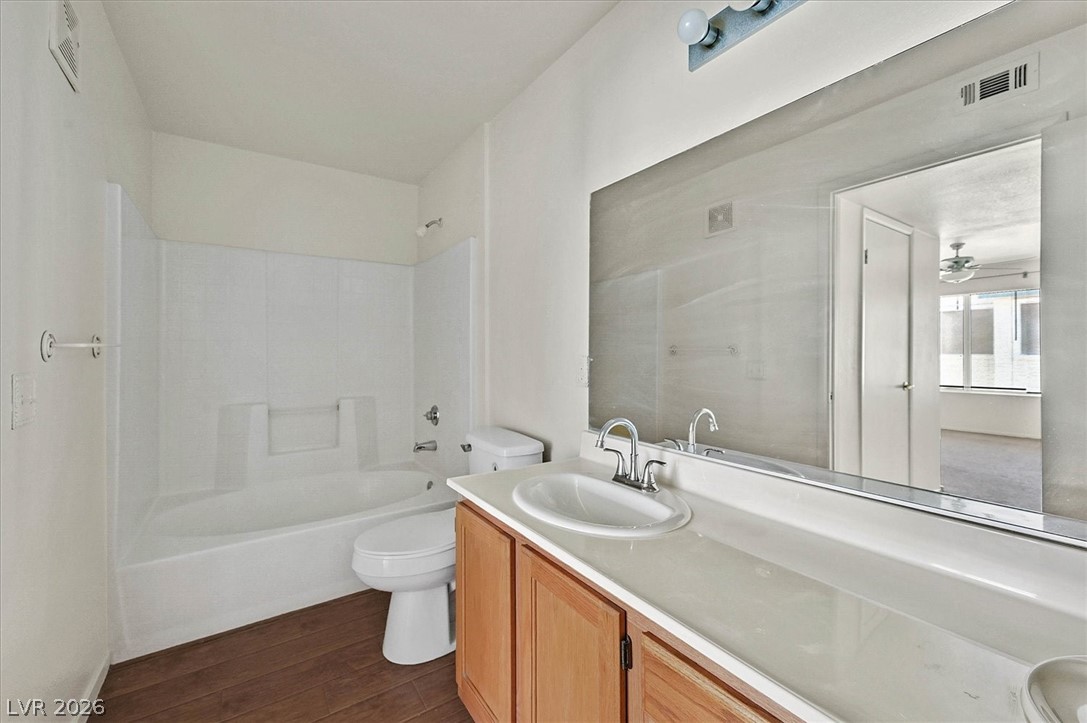 3425 East Russell Road 224