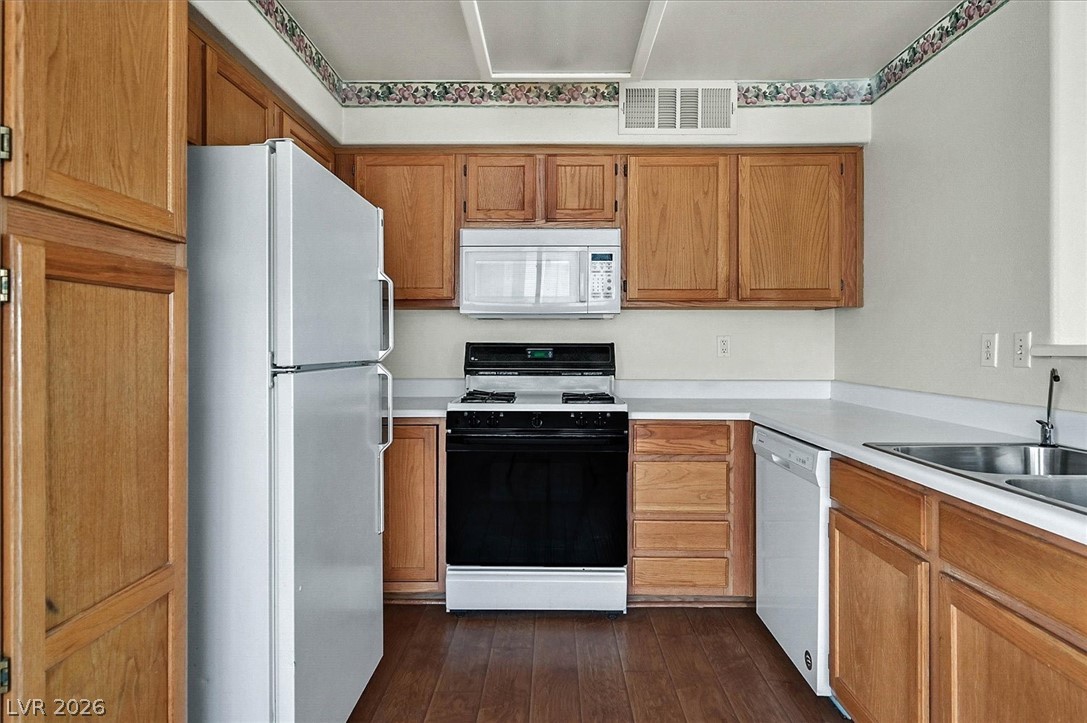 3425 East Russell Road 224