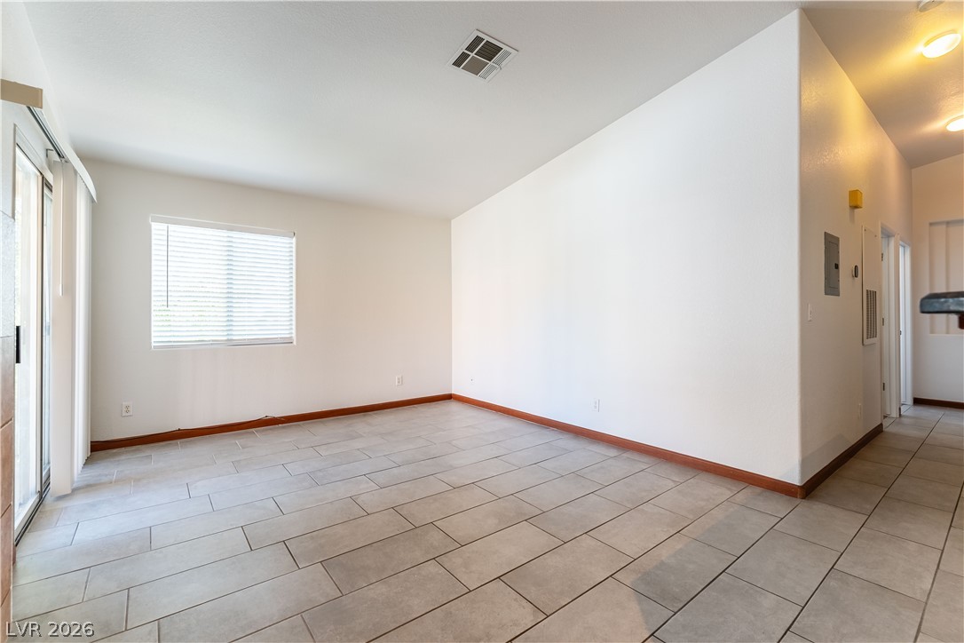 2110 Los Feliz Street 2014