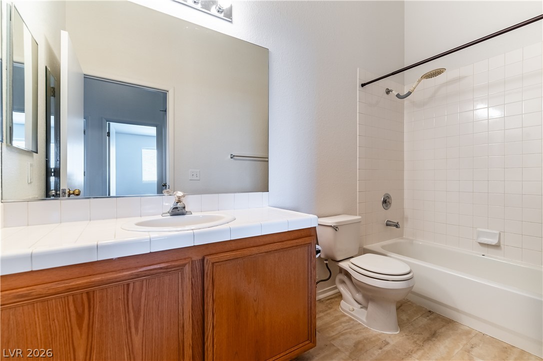 2110 Los Feliz Street 2014