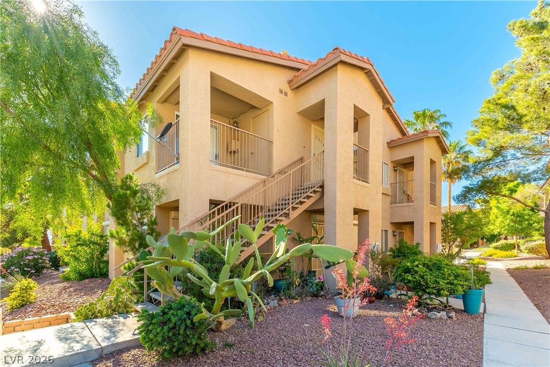 2110 Los Feliz Street 2014