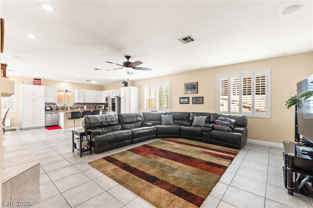 496 Grassrange Lane
