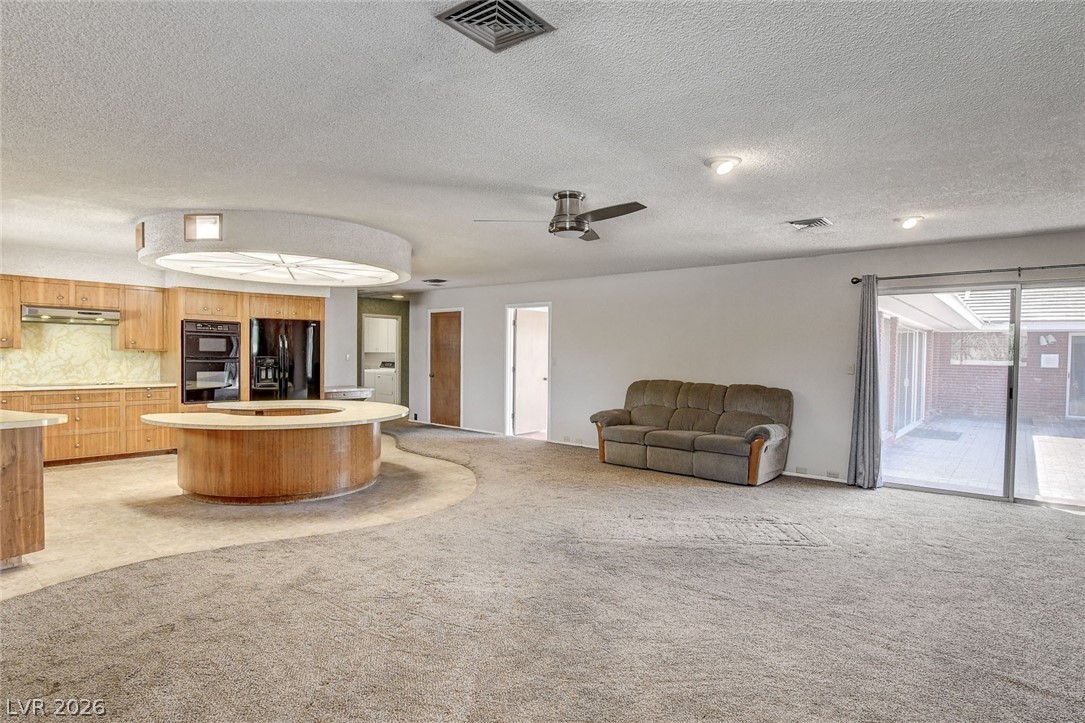 5600 Del Rey Avenue