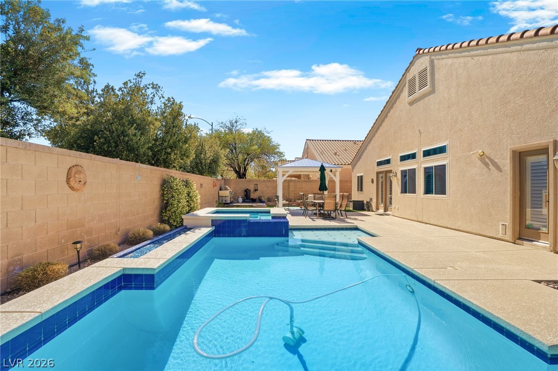 8807 Tangerine Sky Avenue