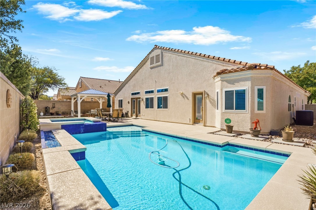 8807 Tangerine Sky Avenue
