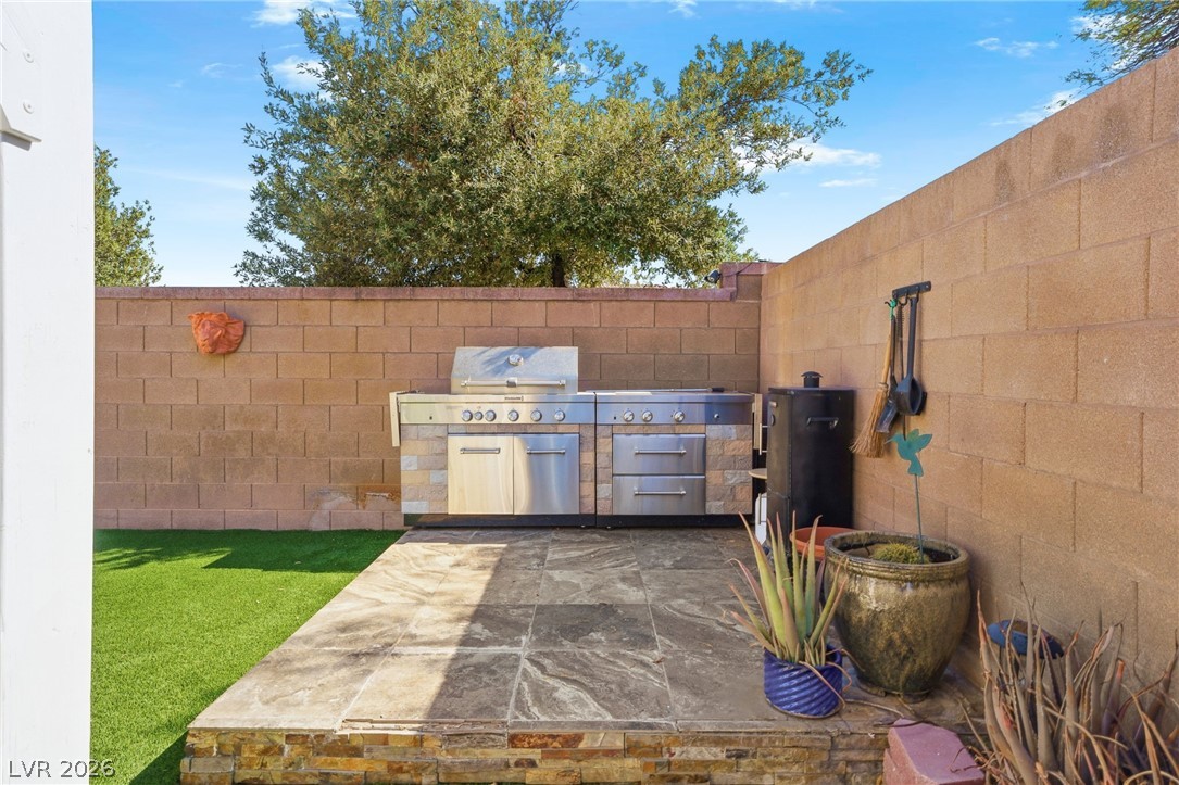8807 Tangerine Sky Avenue