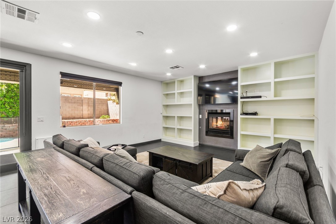 10425 Carmel Mountain Avenue