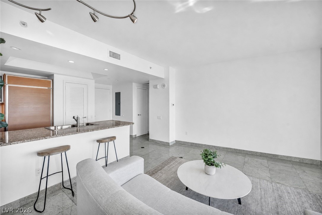 322 Karen Avenue 1005