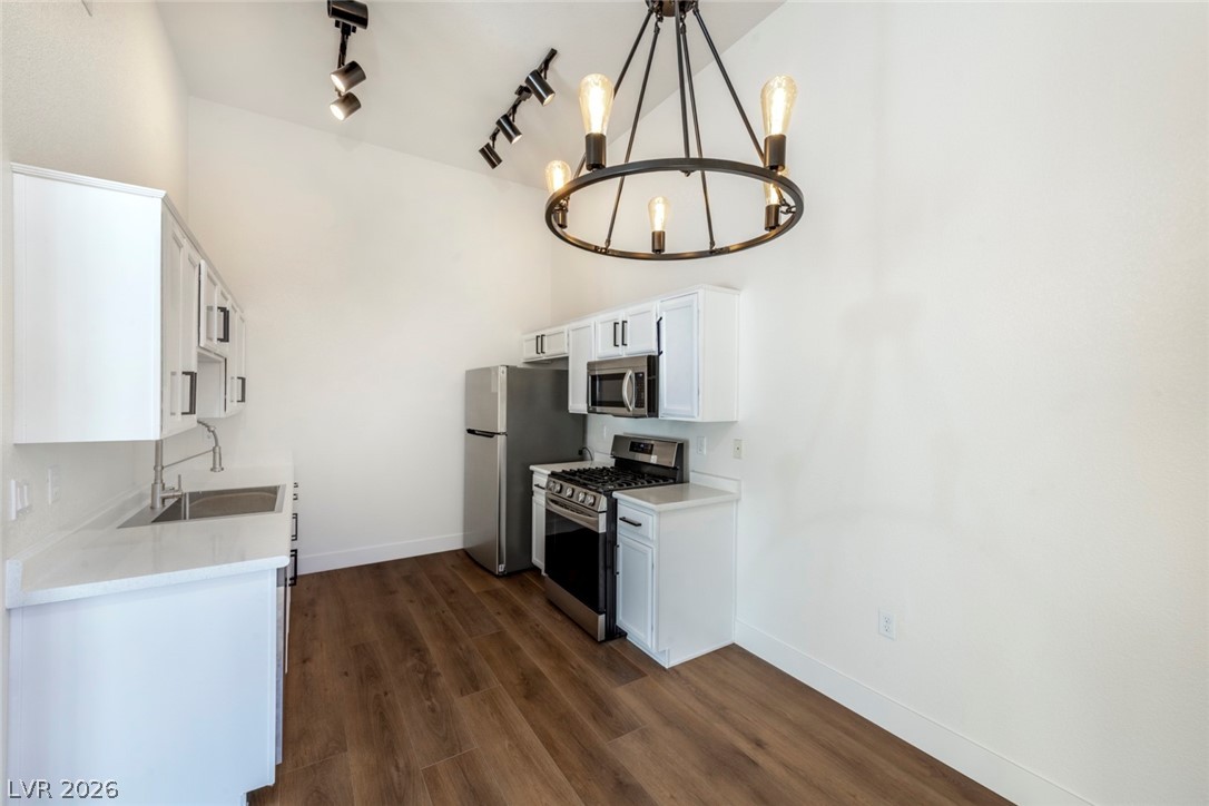 3320 Cactus Shadow Street 204