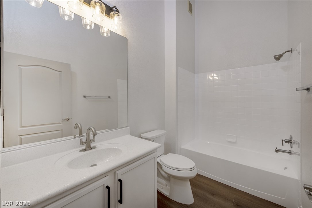 3320 Cactus Shadow Street 204