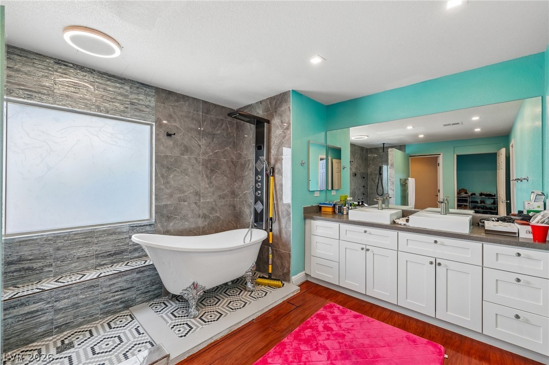 6636 Cliff Shore Court