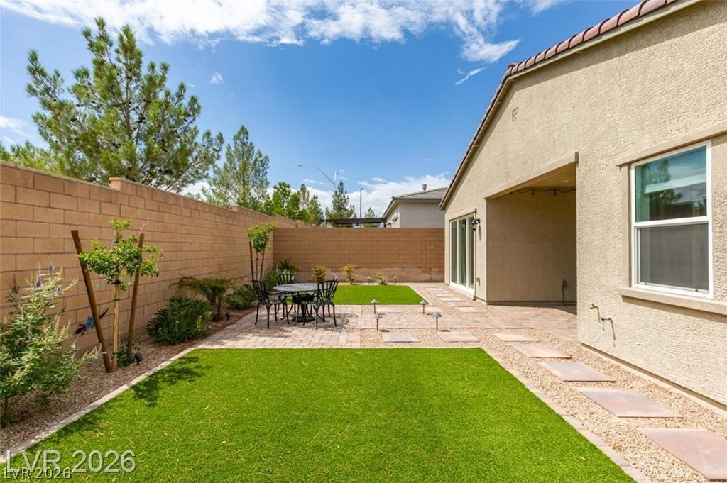 9993 Skye Gazer Avenue
