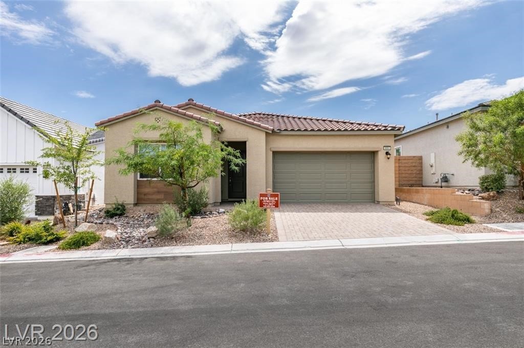 9993 Skye Gazer Avenue