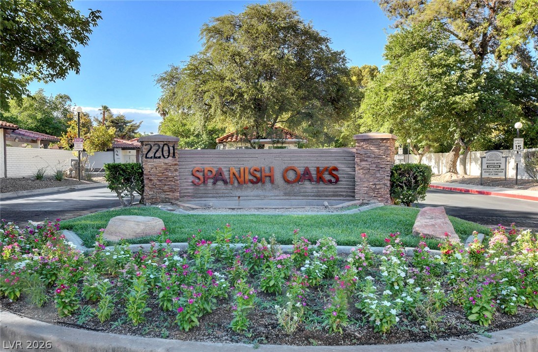 2216 Plaza Del Robles