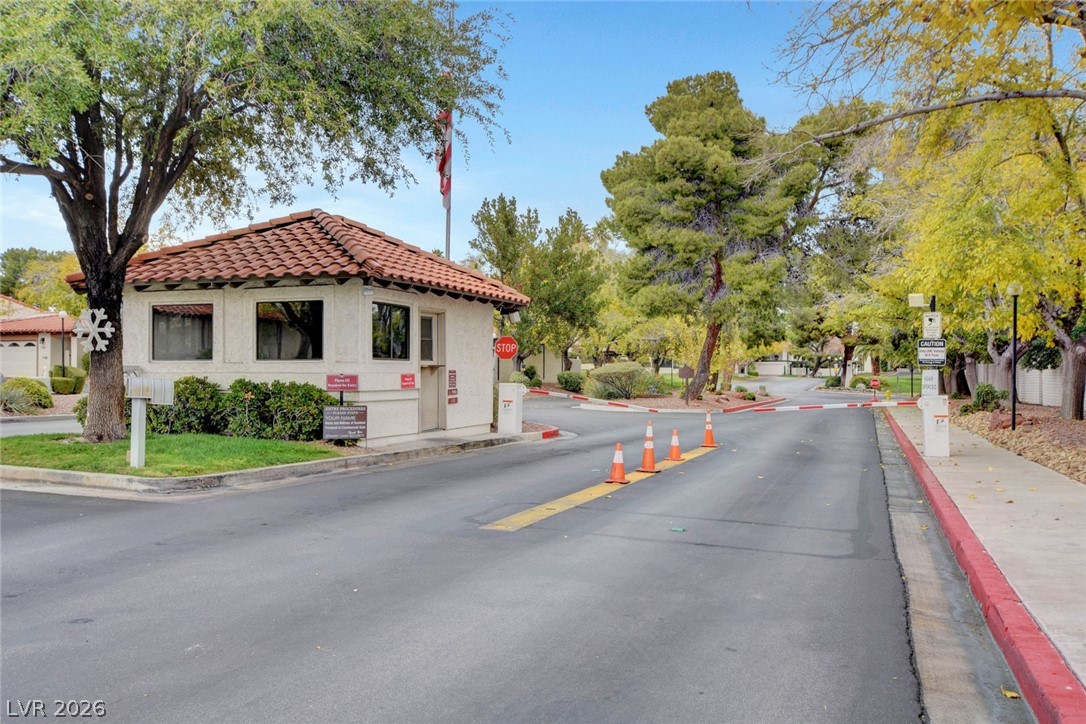 2216 Plaza Del Robles