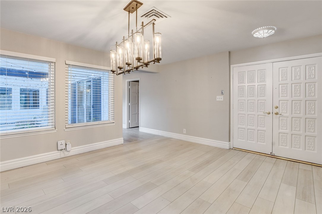 2216 Plaza Del Robles