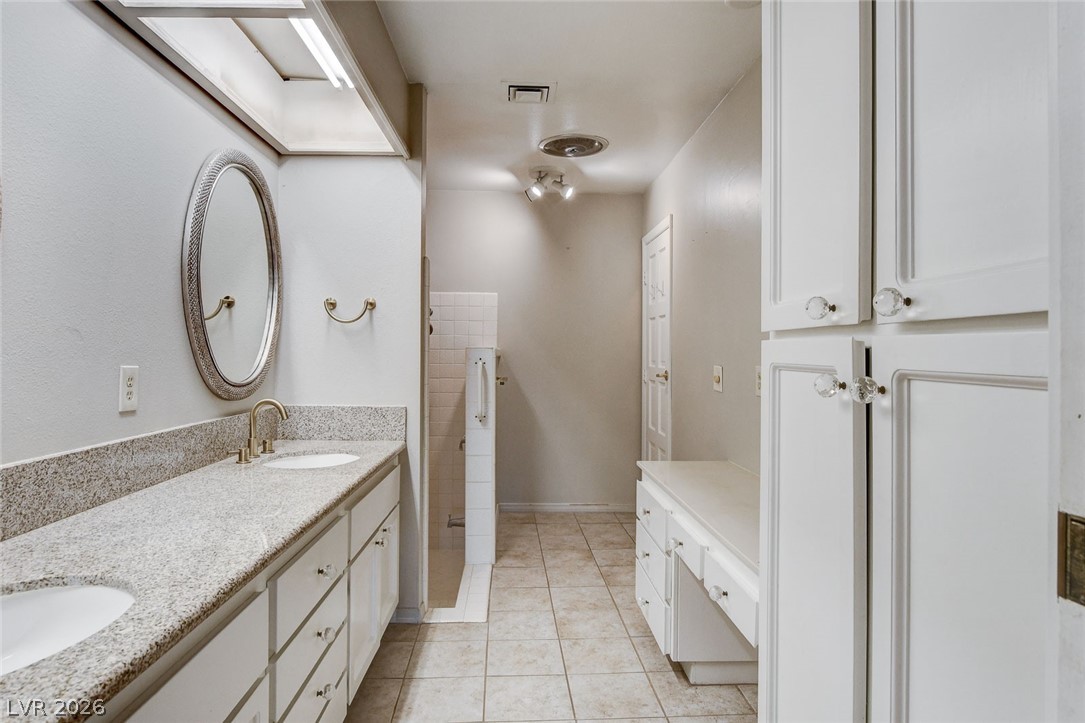 2216 Plaza Del Robles