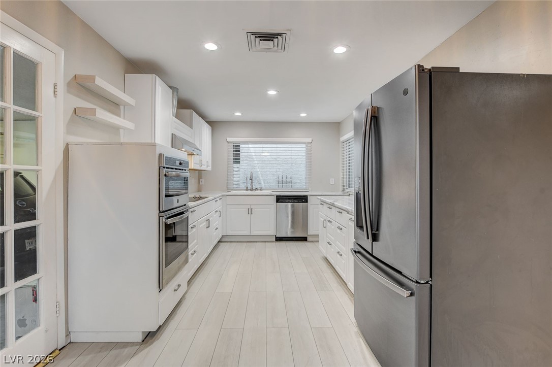 2216 Plaza Del Robles