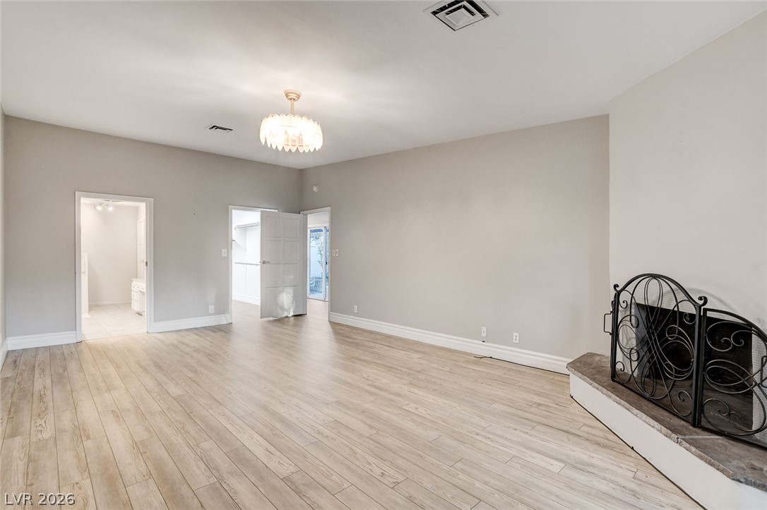2216 Plaza Del Robles