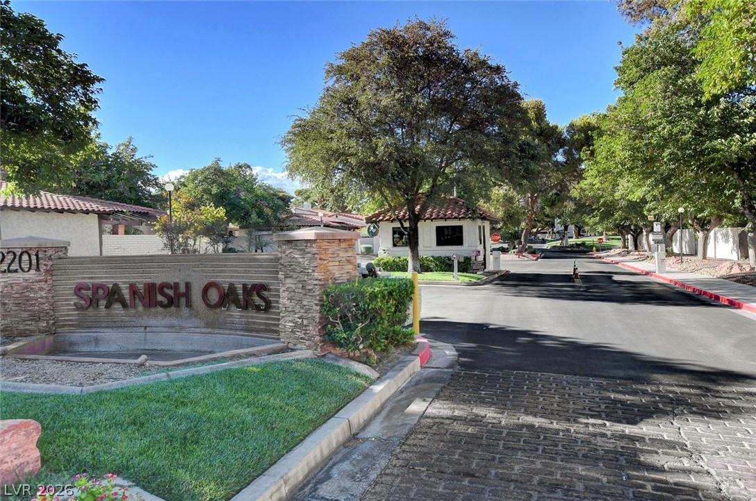 2216 Plaza Del Robles